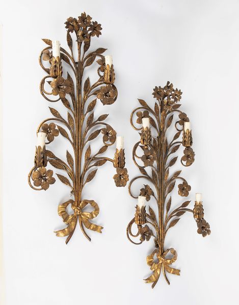 Coppia di appliques in metallo dorato e legno (in stile)  - Asta Arredi  - Associazione Nazionale - Case d'Asta italiane
