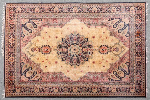 Tappeto a lavorazione meccanica, seconda met del XX secolo  - Asta Arredi  - Associazione Nazionale - Case d'Asta italiane