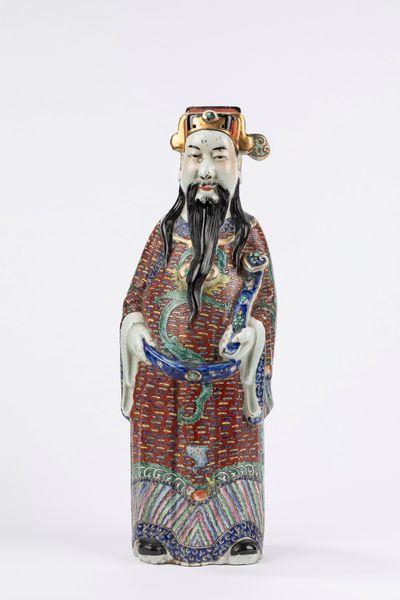 Grande figura in porcellana policroma raffigurante dignitario. Cina, secolo XX  - Asta Incanti d'Asia - Associazione Nazionale - Case d'Asta italiane