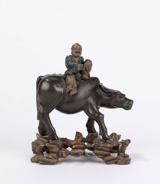 Piccola sculturina in ceramica. Cina, secolo XX  - Asta Incanti d'Asia - Associazione Nazionale - Case d'Asta italiane