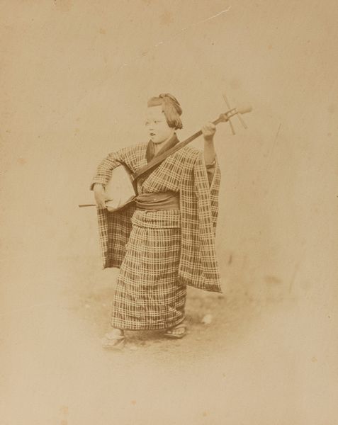 Felice Beato, Attribuito a : Senza titolo (Suonatrice di strada)  - Asta Incanti d'Asia - Associazione Nazionale - Case d'Asta italiane