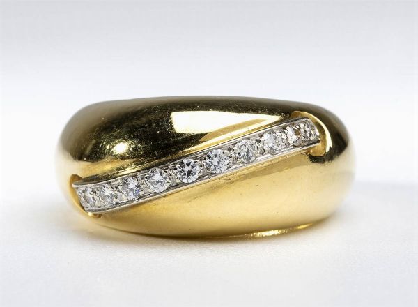 POMELLATO: anello a fascia  in oro e diamanti  - Asta Gioielli, orologi, argenti e penne - Associazione Nazionale - Case d'Asta italiane