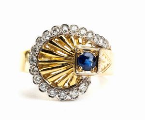 Anello a conchiglia in oro con zaffiro e diamanti  - Asta Gioielli, orologi, argenti e penne - Associazione Nazionale - Case d'Asta italiane