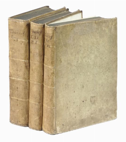 JOSEPH TOURNEFORT (DE) PITTON : Institutiones rei herbariae. Editio tertia. Appendicibus aucta ab Antonio De Jussieu [...] Tomus primo [-tertio].  - Asta Libri a stampa dal XV al XIX secolo [Parte II] - Associazione Nazionale - Case d'Asta italiane