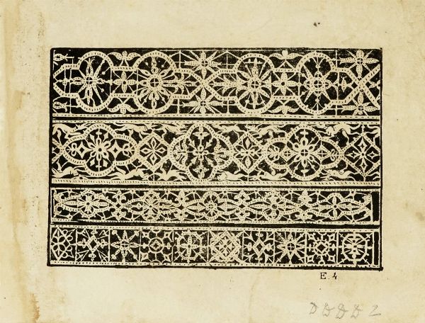 CESARE VECELLIO : Raccolta di 24 tavole da Corona delle nobili et virtuose donne [...] Nel qual si dimostra in varij dissegni, tutte le sorti di mostre di punti tagliati, punti in aria, punti a reticello, e d'ogni altra sorte.  - Asta Libri a stampa dal XV al XIX secolo [Parte II] - Associazione Nazionale - Case d'Asta italiane