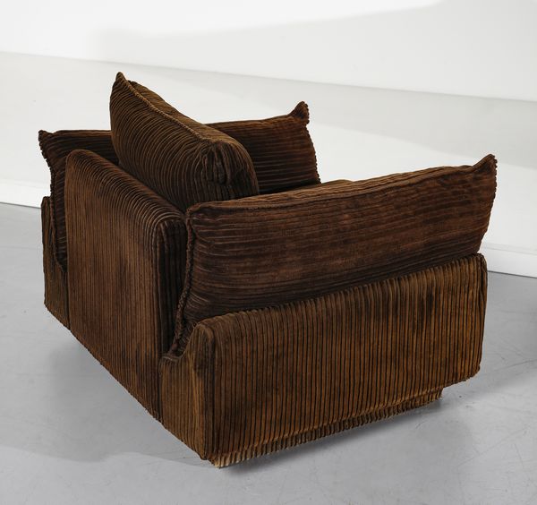 GUNNAR GRAVESEN & DAVID LEWIS : Lotto composto da un divano a tre posti e una poltrona mod. Cado per De Padova  - Asta Asta 420 | DESIGN E ARTI DECORATIVE DEL NOVECENTO Online - Associazione Nazionale - Case d'Asta italiane