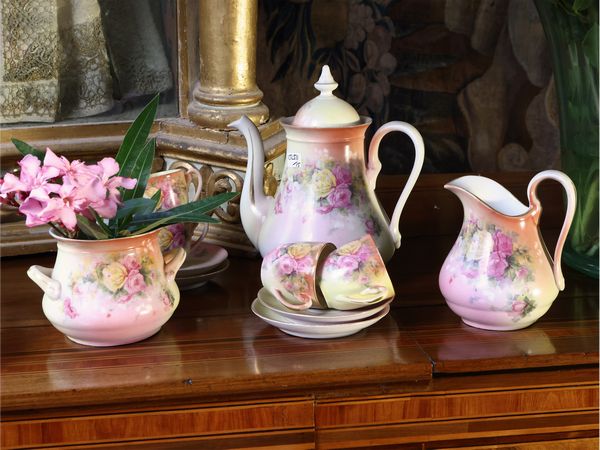 Servizio da caffè in porcellana di gusto Liberty, Ginori  - Asta Una villa fiorentina. Arredi e Dipinti Antichi. Arte Contemporanea - Associazione Nazionale - Case d'Asta italiane