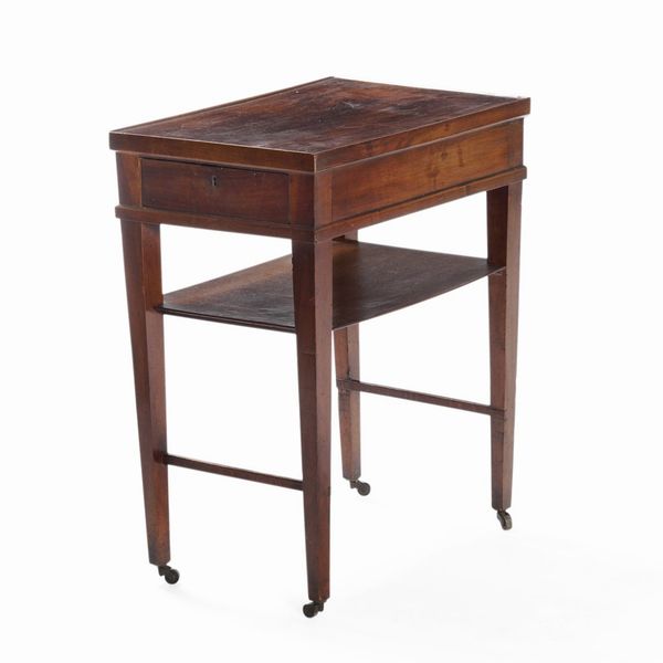 Tavolino in legno  - Asta Antiquariato Settembre - Associazione Nazionale - Case d'Asta italiane