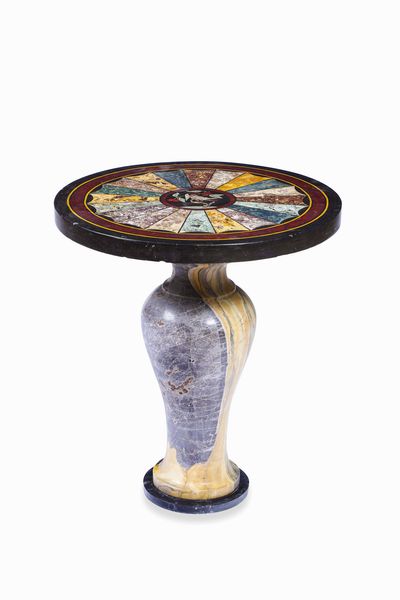 Tavolino con piano in scagliola. XX secolo  - Asta Antiquariato Settembre - Associazione Nazionale - Case d'Asta italiane