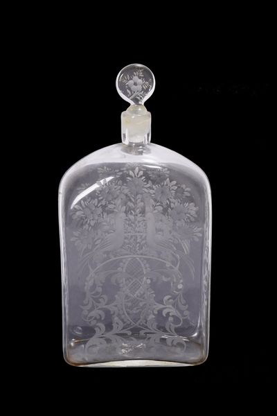 Bottiglia in vetro trasparente con decoro floreale  - Asta Antiquariato Settembre - Associazione Nazionale - Case d'Asta italiane
