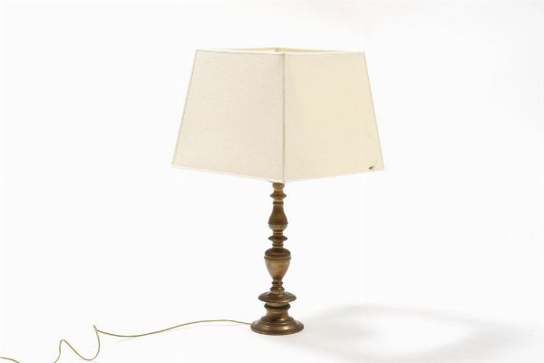 Candeliere tornito in bronzo  - Asta Antiquariato Settembre - Associazione Nazionale - Case d'Asta italiane