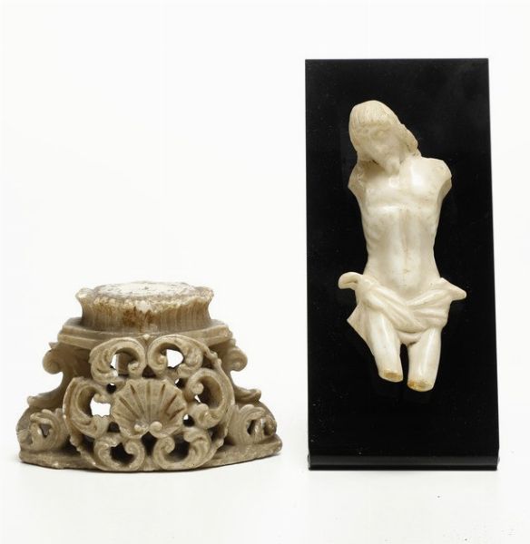 Due oggetti in alabastro: Cristo e base traforata, Sicilia XVIII secolo  - Asta Scultura - Associazione Nazionale - Case d'Asta italiane