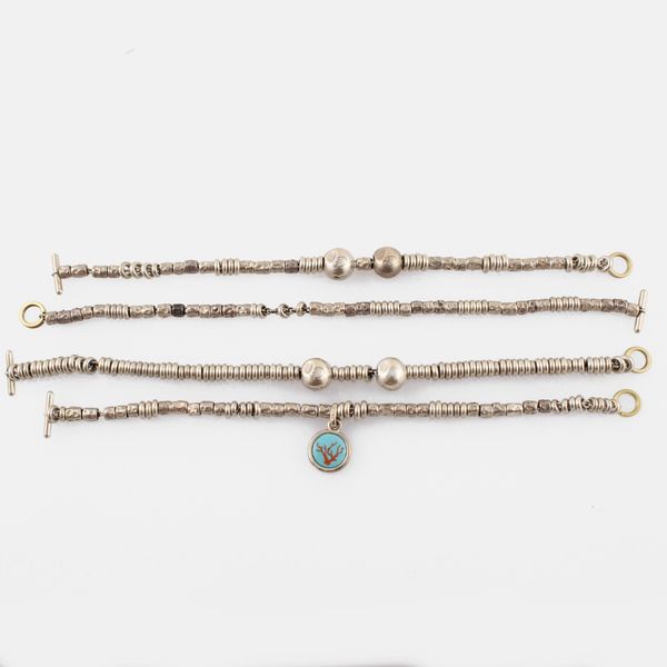 SET DI QUATTRO BRACCIALI, DODO  - Asta Gioielli e Orologi - Associazione Nazionale - Case d'Asta italiane