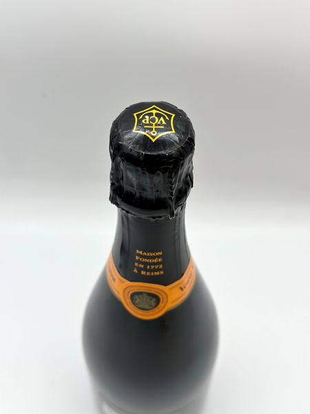 Veuve Clicquot Ponsardin Yellow Label Brut  - Asta Vini e Distillati. D'Annata, Pregiati e da Collezione - Associazione Nazionale - Case d'Asta italiane