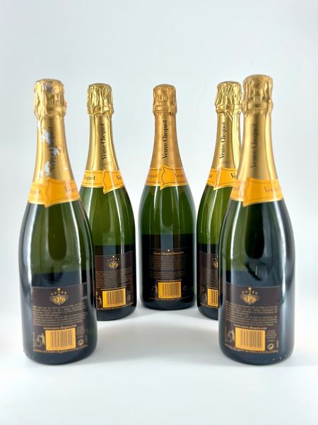 Veuve Clicquot Ponsardin, Yellow Label Brut  - Asta Vini e Distillati. D'Annata, Pregiati e da Collezione - Associazione Nazionale - Case d'Asta italiane