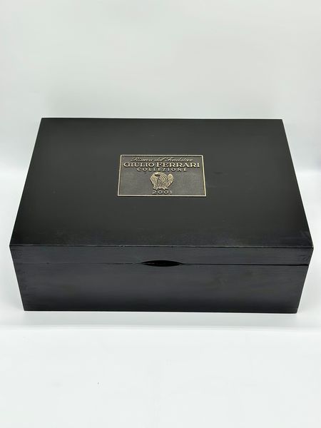 Fratelli Lunelli Ferrari, Giulio Ferrari Riserva del Fondatore Collezione Metodo Classico Trentodoc 2001  - Asta Vini e Distillati. D'Annata, Pregiati e da Collezione - Associazione Nazionale - Case d'Asta italiane