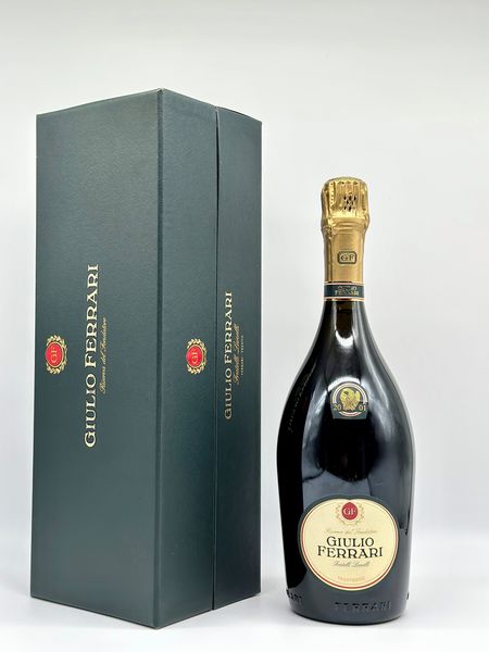 Fratelli Lunelli Ferrari, Giulio Ferrari Riserva del Fondatore Metodo Classico Trentodoc 2001  - Asta Vini e Distillati. D'Annata, Pregiati e da Collezione - Associazione Nazionale - Case d'Asta italiane