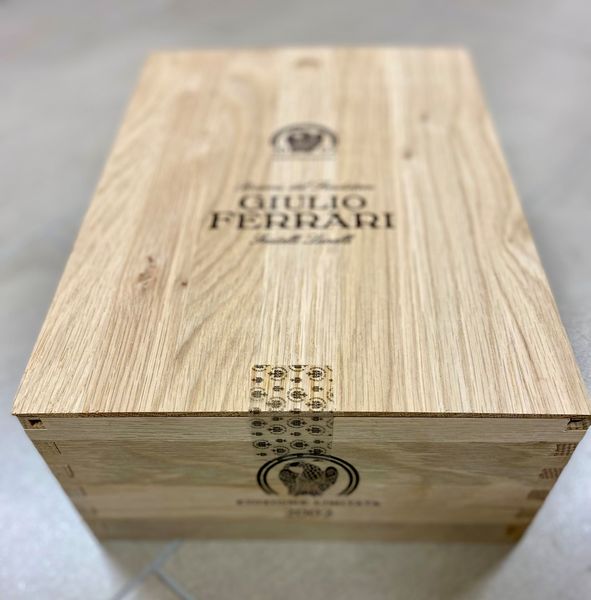 Fratelli Lunelli Ferrari, Giulio Ferrari Riserva del Fondatore Metodo Classico Trentodoc 2002 Limited Edition  - Asta Vini e Distillati. D'Annata, Pregiati e da Collezione - Associazione Nazionale - Case d'Asta italiane