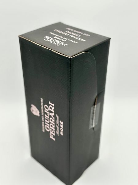 Fratelli Lunelli Ferrari, Giulio Ferrari Riserva del Fondatore Rosè Trentodoc 2010  - Asta Vini e Distillati. D'Annata, Pregiati e da Collezione - Associazione Nazionale - Case d'Asta italiane