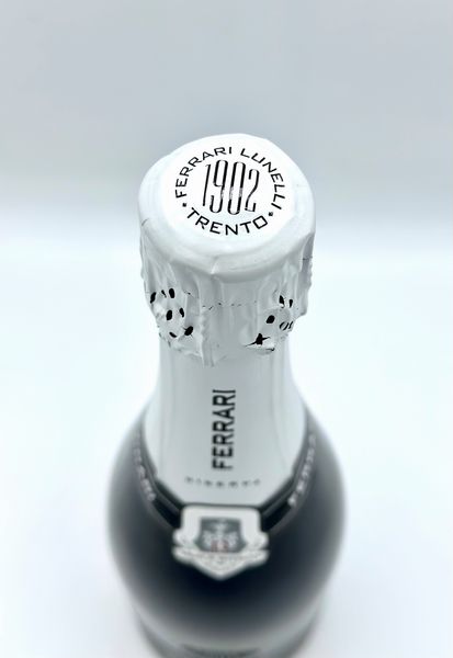 Fratelli Lunelli Ferrari, Perlé Rosé Riserva Trento DOC 2016 - Perlé Bianco Riserva Trento DOC 2015 - Perlé Nero Trento DOC 2016  - Asta Vini e Distillati. D'Annata, Pregiati e da Collezione - Associazione Nazionale - Case d'Asta italiane