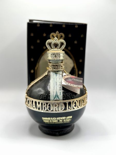 Chambord, Liqueur Royale de France Black Raspberry Liqueur  - Asta Vini e Distillati. D'Annata, Pregiati e da Collezione - Associazione Nazionale - Case d'Asta italiane