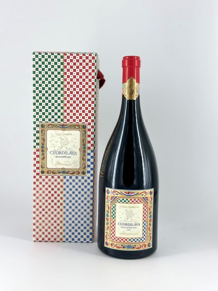 Donnafugata, Dolce & Gabbana Cuordilava Etna Rosso  - Asta Vini e Distillati. D'Annata, Pregiati e da Collezione - Associazione Nazionale - Case d'Asta italiane