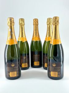 Veuve Clicquot Ponsardin, Yellow Label Brut  - Asta Vini e Distillati. D'Annata, Pregiati e da Collezione - Associazione Nazionale - Case d'Asta italiane