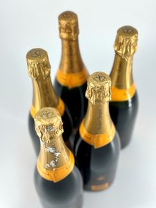 Veuve Clicquot Ponsardin, Yellow Label Brut  - Asta Vini e Distillati. D'Annata, Pregiati e da Collezione - Associazione Nazionale - Case d'Asta italiane