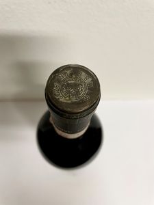 Castello di Neive, Barbaresco  - Asta Vini e Distillati. D'Annata, Pregiati e da Collezione - Associazione Nazionale - Case d'Asta italiane