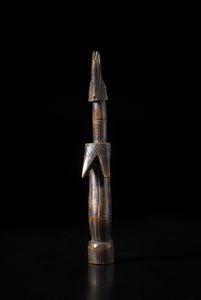 Mossi - Burkina Faso : Bambola di fertilit� Biga a figura femminile stilizzata. Legno duro a patina bruna.  - Asta Asta 422 | AFRICA, OCEANIA E AMERICHE - ARTIGIANATO AFRICANO: VARI COMMITTENTI E SELEZIONE DALLA COLLEZIONE BARTOLOMUCCI Online - Associazione Nazionale - Case d'Asta italiane