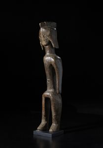 Mumuye - Nigeria/Camerun - Scultura antropomorfa stilizzata. Legno duro a patina scura.