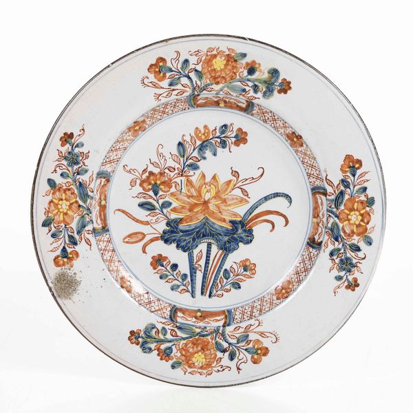 Piatto.<BR>Faenza, Manifattura Ferniani, XVIII secolo.  - Asta Maioliche e Porcellane - Associazione Nazionale - Case d'Asta italiane