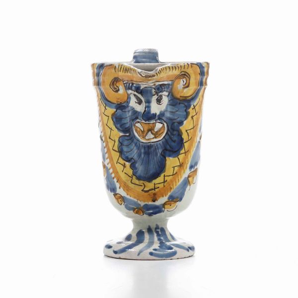 Versatore.<BR>Officina abruzzese, XVII secolo.<BR>  - Asta Maioliche e Porcellane - Associazione Nazionale - Case d'Asta italiane