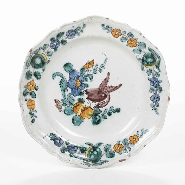 Piatto.<BR>Campania, Cerreto Sannita, verso la fine del XVIII secolo.  - Asta Maioliche e Porcellane - Associazione Nazionale - Case d'Asta italiane