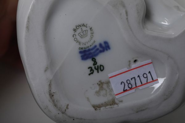 Figurina di gatto.<BR>Danimarca, Manifattura Royal Copenhagen, 1985-1991.  - Asta Maioliche e Porcellane - Associazione Nazionale - Case d'Asta italiane