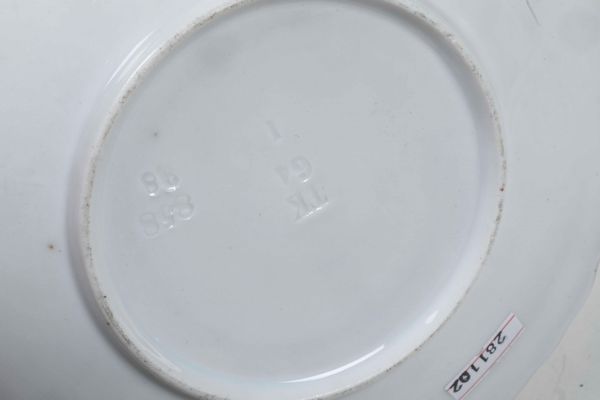 Tre tazze con piattino. <BR>Germania, Manifattura di Meissen e Boemia, Manifatture di Aich e Klösterle, XIX secolo.  - Asta Maioliche e Porcellane - Associazione Nazionale - Case d'Asta italiane