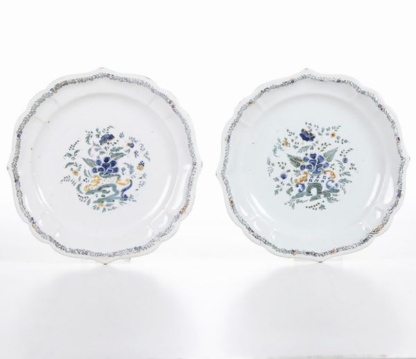 Coppia di piatti.<BR>Nove, Manifattura Antonibon, XVIII secolo.  - Asta Maioliche e Porcellane - Associazione Nazionale - Case d'Asta italiane