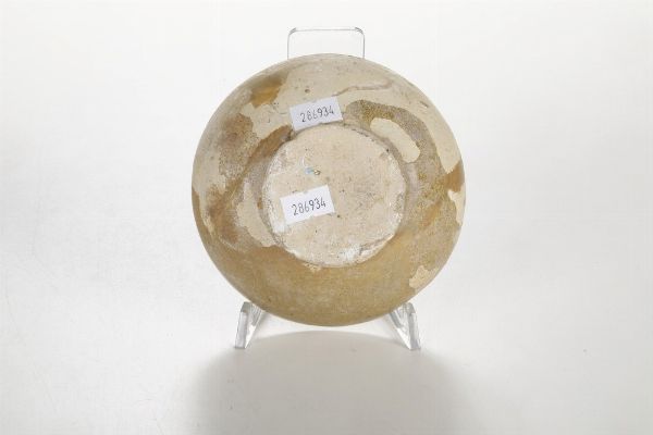 Ciotola.<BR>Alto Lazio, XIV-XV secolo.  - Asta Maioliche e Porcellane - Associazione Nazionale - Case d'Asta italiane