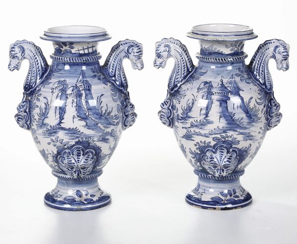 Coppia di vasi.<BR>Liguria, XX secolo.  - Asta Maioliche e Porcellane - Associazione Nazionale - Case d'Asta italiane