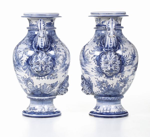 Coppia di vasi.<BR>Liguria, XX secolo.  - Asta Maioliche e Porcellane - Associazione Nazionale - Case d'Asta italiane