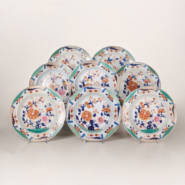 Otto piatti fondi.<BR>Inghilterra, Manifattura Mason's, 1813-1825.  - Asta Maioliche e Porcellane - Associazione Nazionale - Case d'Asta italiane