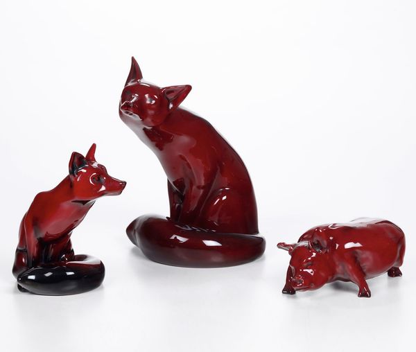 Due volpi e un maiale.<BR>Inghilterra, Manifattura Royal Doulton, 1913-1962.  - Asta Maioliche e Porcellane - Associazione Nazionale - Case d'Asta italiane