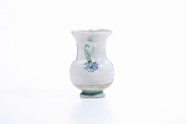 Piccola brocca raffigurante Santa Caterina.<BR>Italia centrale, XVIII secolo.  - Asta Maioliche e Porcellane - Associazione Nazionale - Case d'Asta italiane