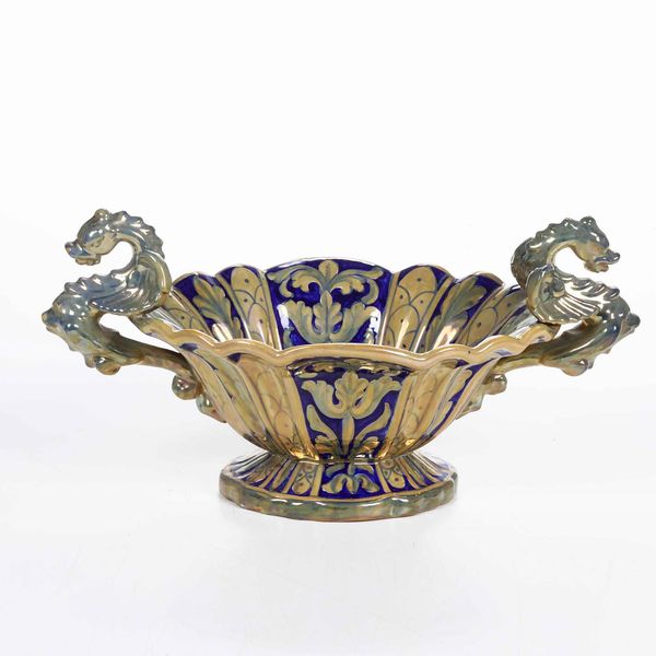 Centrotavola.<BR>Gualdo Tadino, XX secolo.  - Asta Maioliche e Porcellane - Associazione Nazionale - Case d'Asta italiane