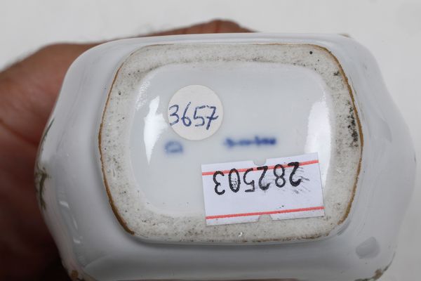 Ventun scatole porta tè Cina ed Europa, XVIII-XX secolo.<BR>  - Asta Maioliche e Porcellane - Associazione Nazionale - Case d'Asta italiane