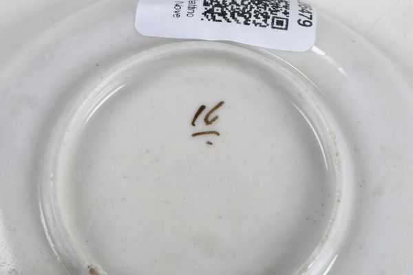 Una tazza e un piattino.<BR>Nove, Manifattura Antonibon-Baroni, 1800-1825.  - Asta Maioliche e Porcellane - Associazione Nazionale - Case d'Asta italiane