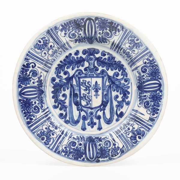Piatto. <BR>Torino, Manifattura Reale, XVII secolo.  - Asta Maioliche e Porcellane - Associazione Nazionale - Case d'Asta italiane