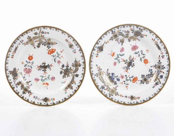 Coppia di piatti. <BR>Vienna, metà del XVIII secolo.  - Asta Maioliche e Porcellane - Associazione Nazionale - Case d'Asta italiane