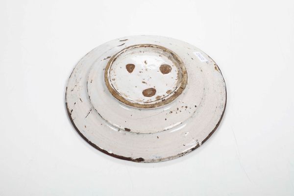 Piatto.<BR>Lombardia (?), XVIII secolo.  - Asta Maioliche e Porcellane - Associazione Nazionale - Case d'Asta italiane