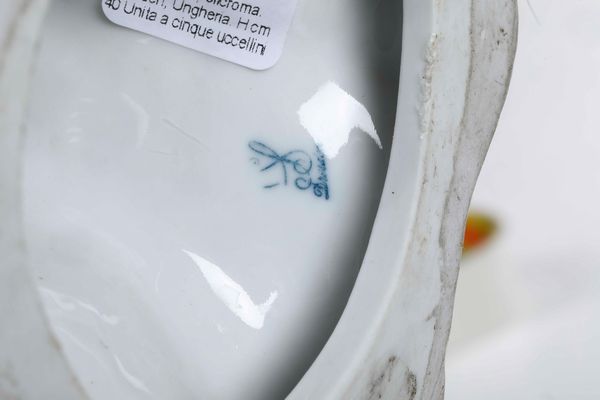 Figura di upupa.<BR>Germania, Manifattura di Potschappel, seconda metà del XX secolo.  - Asta Maioliche e Porcellane - Associazione Nazionale - Case d'Asta italiane